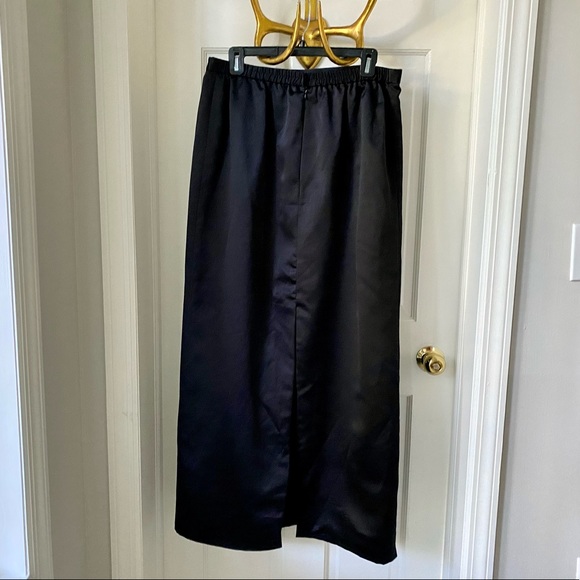 Satin Skirt by Kathryn Lindsey. Size 14W - Picture 2 of 5